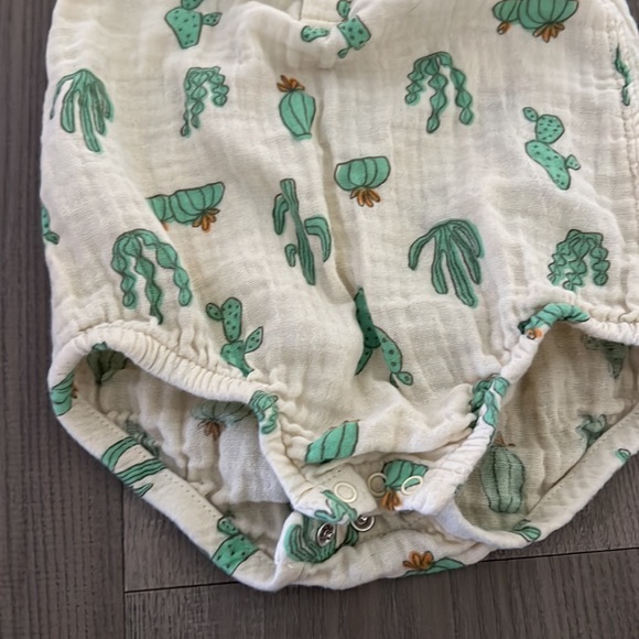 Cactus One Piece - Picture 3 of 3